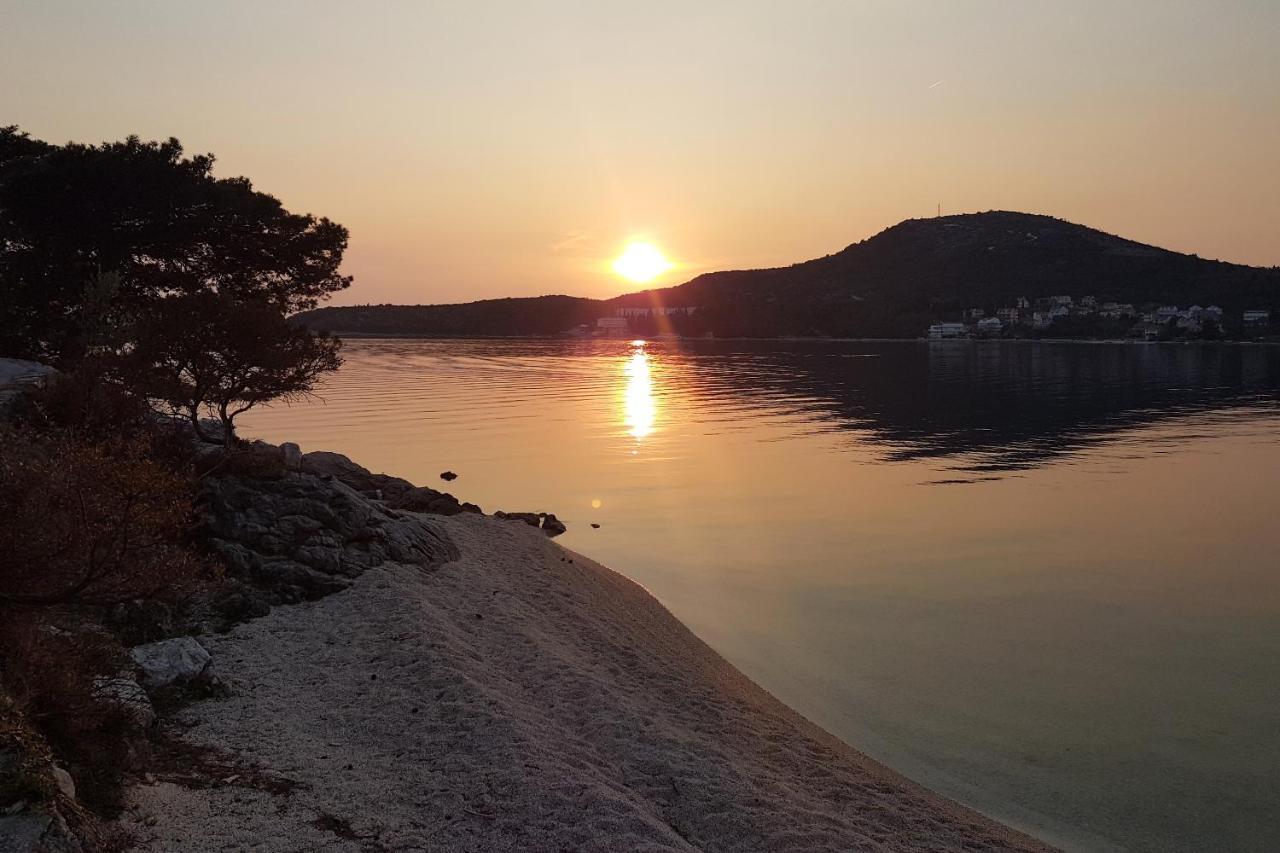 Apartments And Rooms By The Sea Slano, Dubrovnik - 8737 Eksteriør bilde